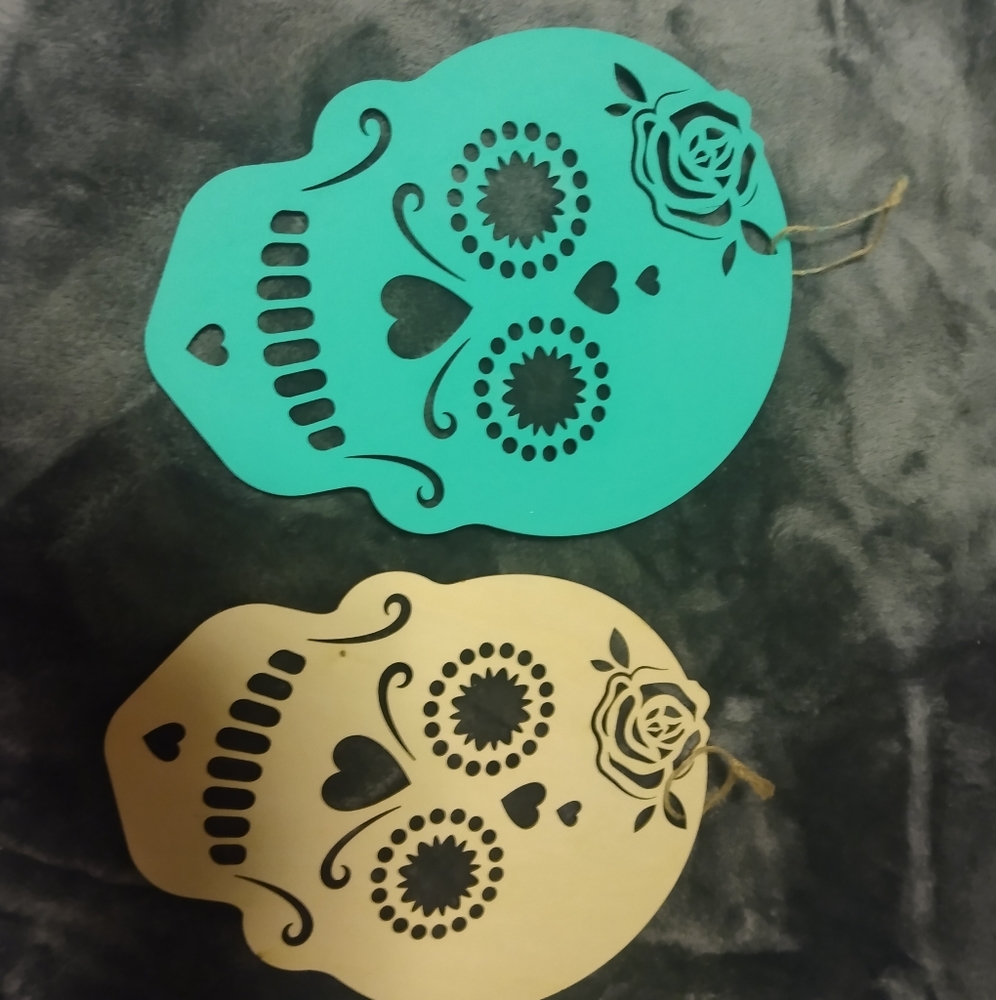 Wooden skull man and women decor